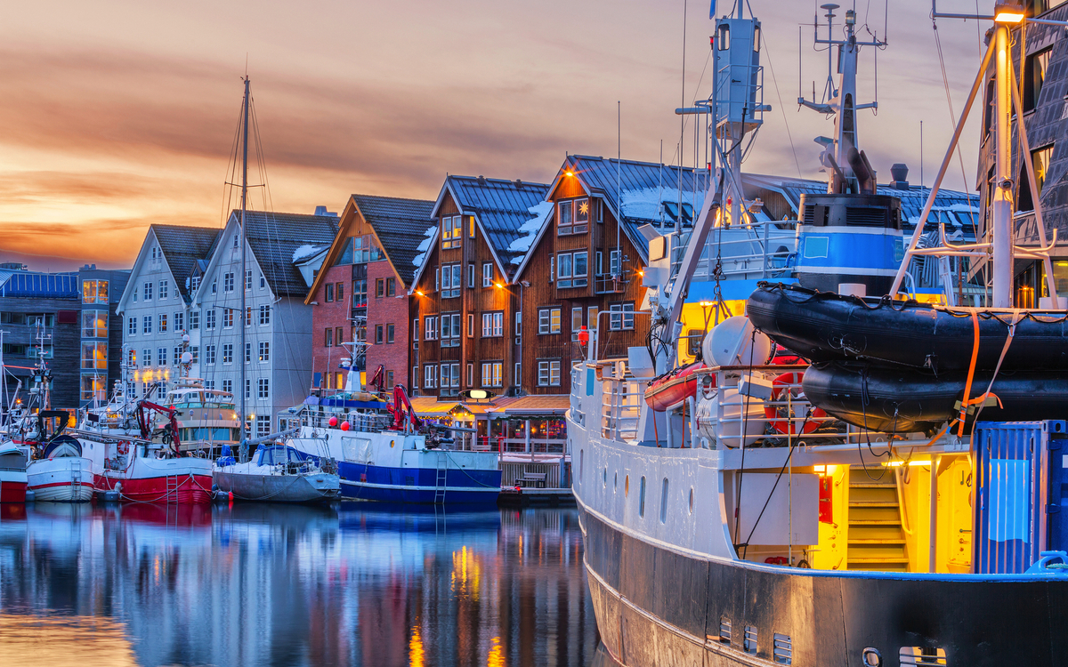 Hafen von Tromsø im Winter